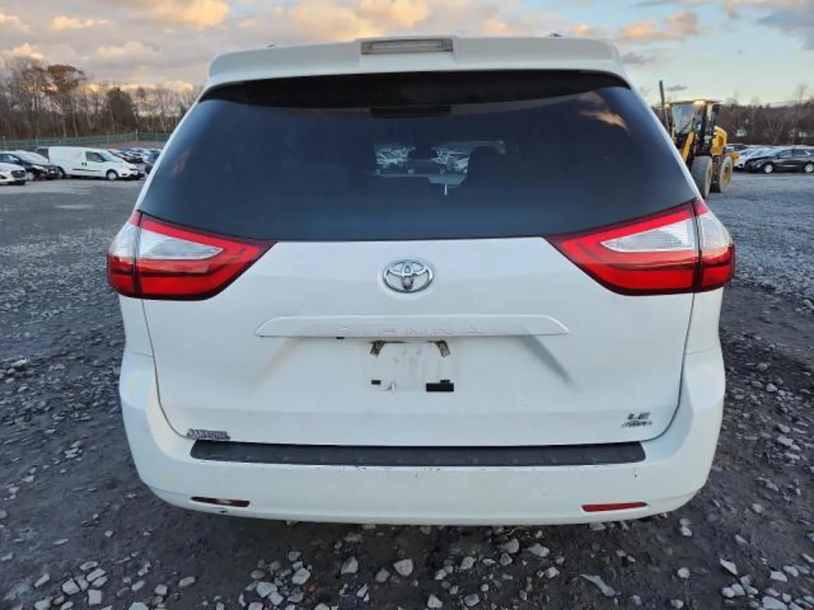 TOYOTA SIENNA LE 3.5L AWD