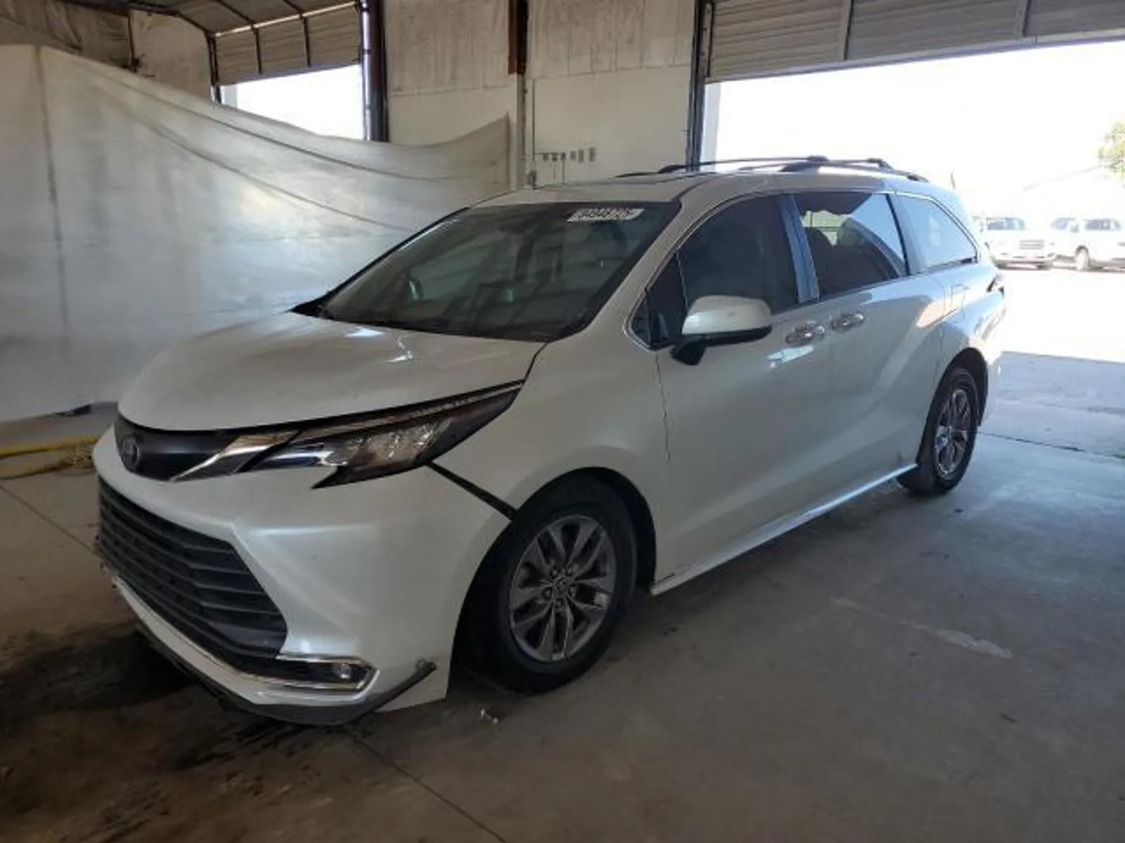 TOYOTA SIENNA XLE HYBRID 2.5L AWD